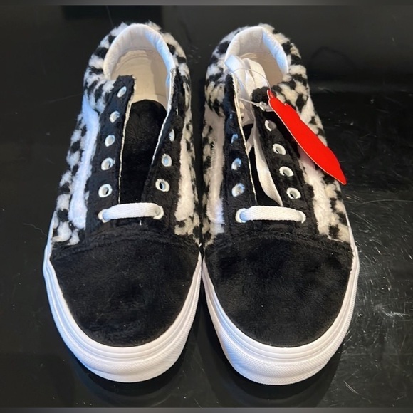 NWT VANS checkerboard sneakers - Picture 5 of 11